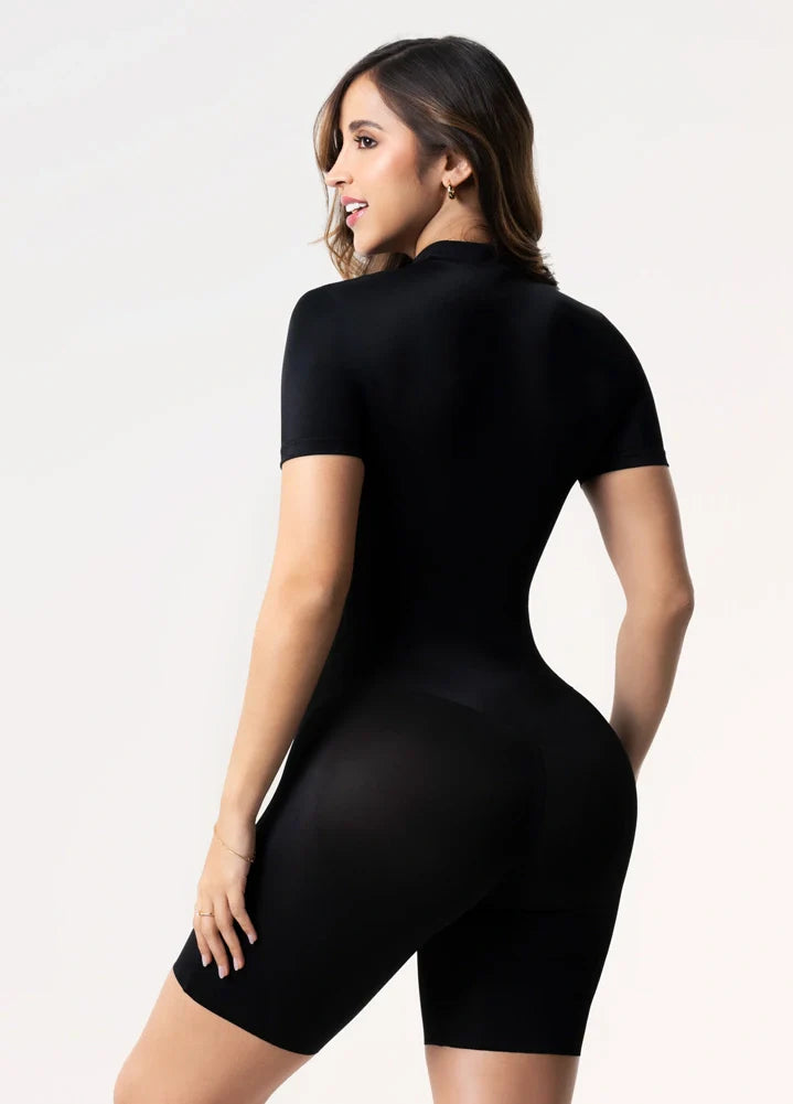 Body: Manga Corta, Escote con Cremallera y Realce Natural | Salome 5502